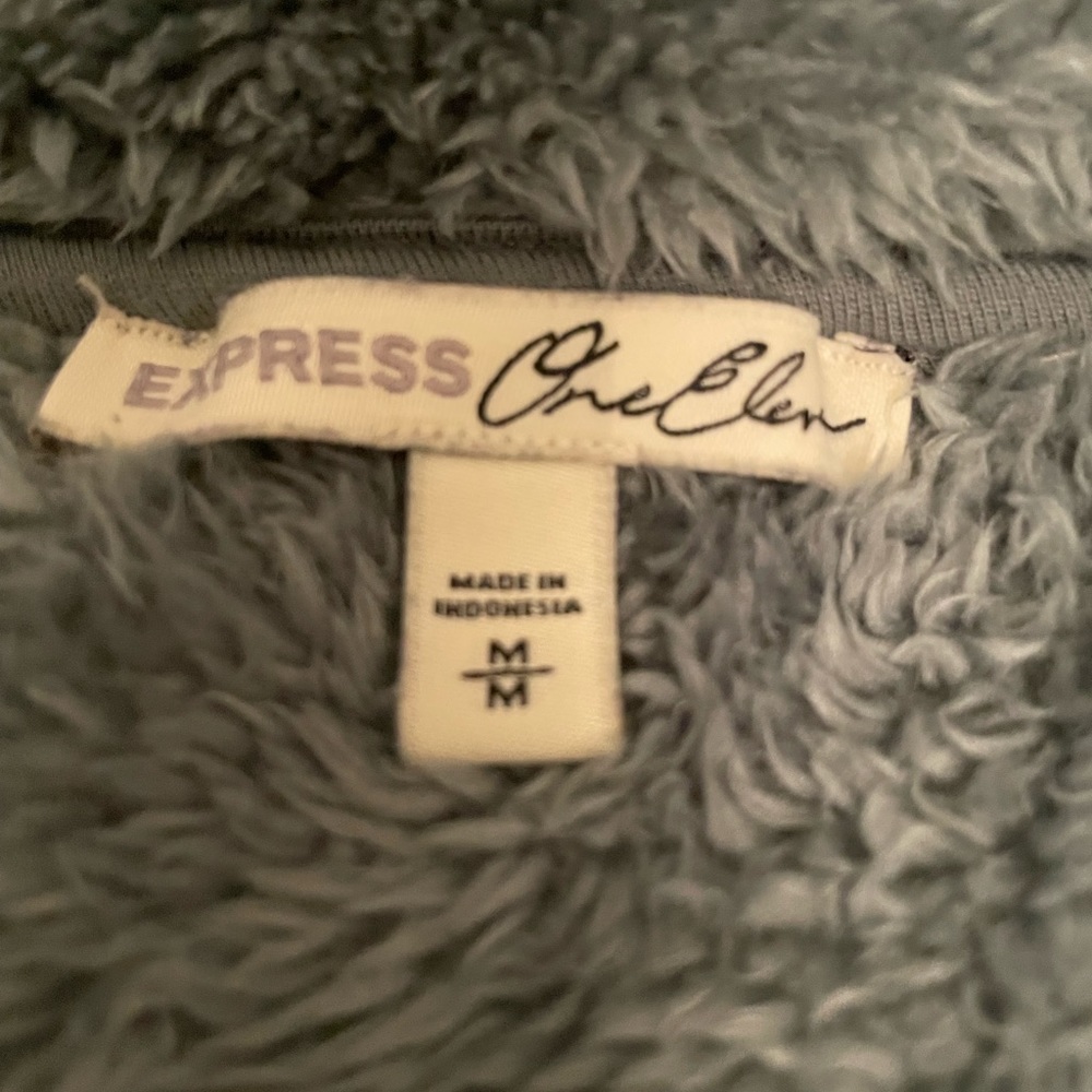 Express Pull Over Soft, Perfect Condition Half Zi… - image 4